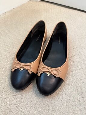 Tory Burch Cap Toe Flat | size 8.5